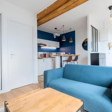 One-bedroom In Old Apartment *