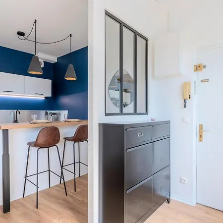 One-bedroom In Old Apartment Lille